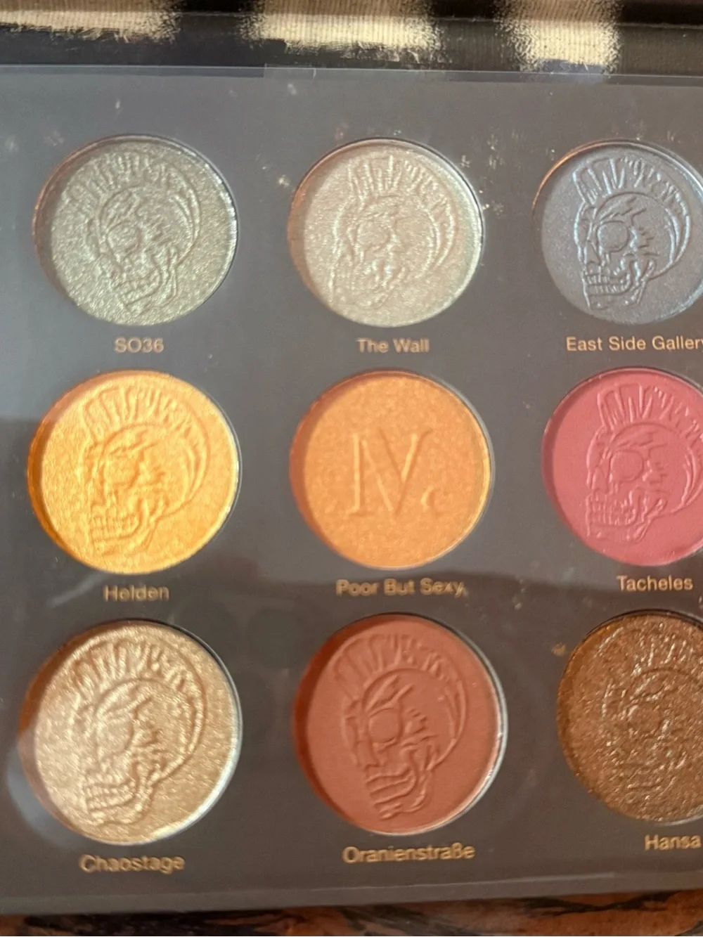 Nomad Intense Eyeshadow Palette-15 Shades. New, unused. Vegan and Cruelty-Free.